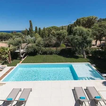 Sous Le Soleil Villa *