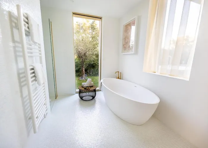 Sous Le Soleil Villa *