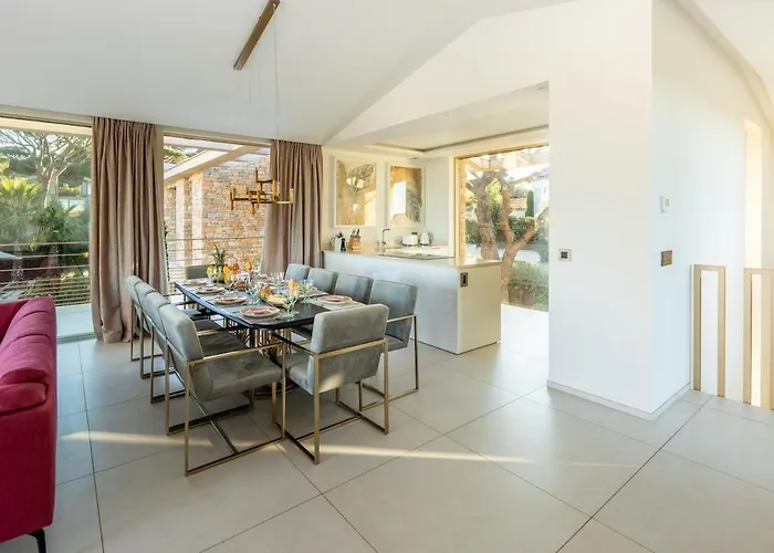 Sous Le Soleil Villa