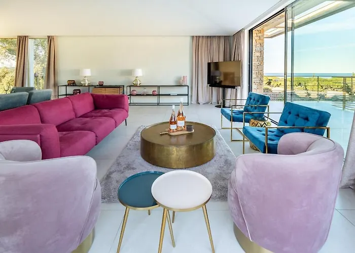 Sous Le Soleil Villa